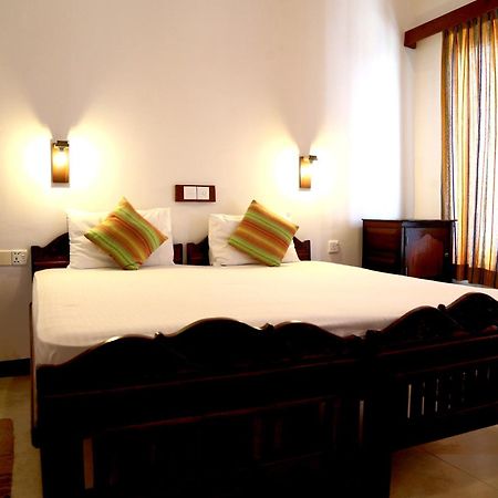 Dephani Beach Hotel Negombo Kültér fotó